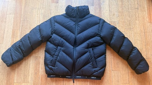 Moncler piumino nero opaco