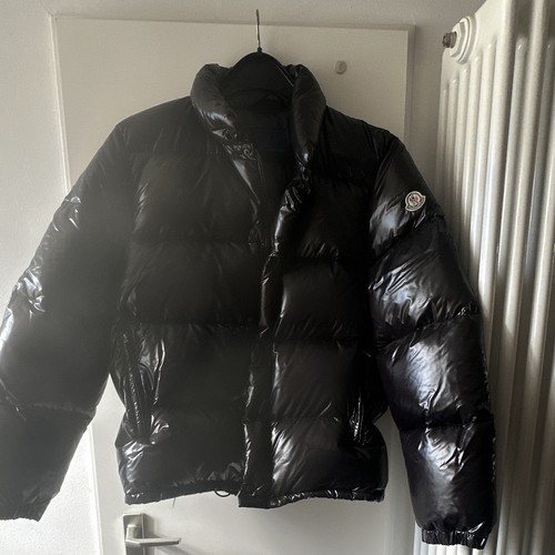 Moncler piumino corto nero